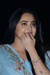 Anushka at Hit Movie Pre Release Event